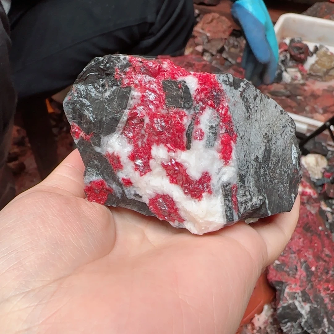 天然辰砂朱砂毛石头11