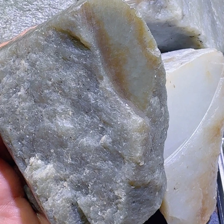 和田玉未镶嵌珠宝半成品