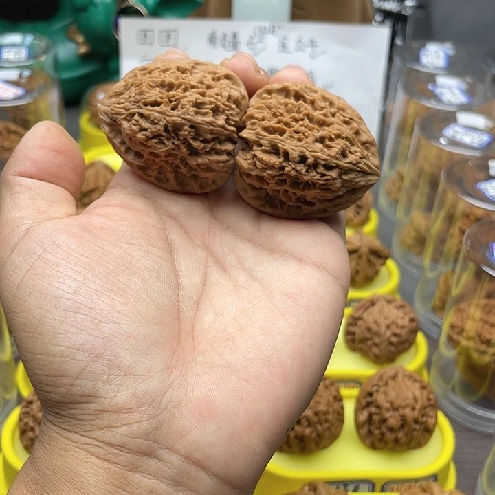 文玩核桃把件011号，41尺全品高炮南疆石三角疆