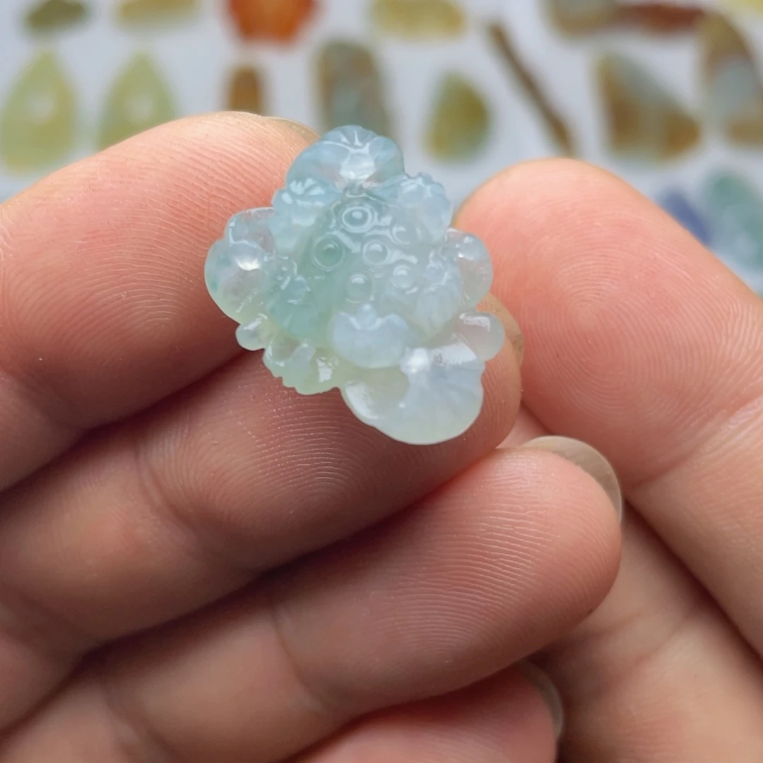 定制翡翠未镶嵌莲花