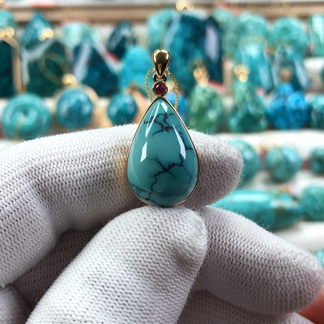 绿松石18K金镶嵌车挂