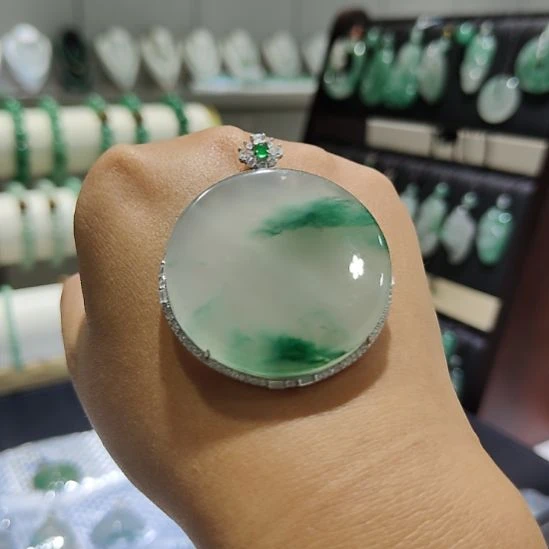 石英质玉（非洲翠）合金颈饰