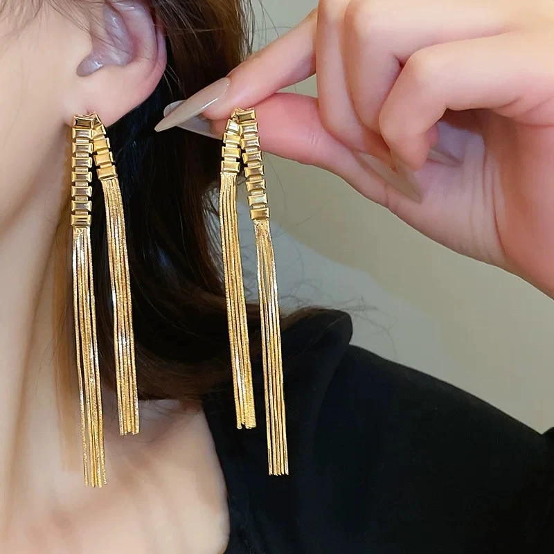 合金耳饰 2025年新款气质长款流苏大耳环欧美夸张高级感耳饰