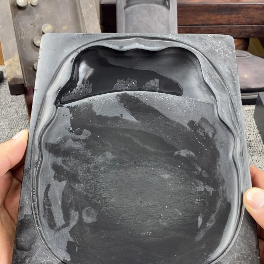 老蝉形抄手歙砚全品