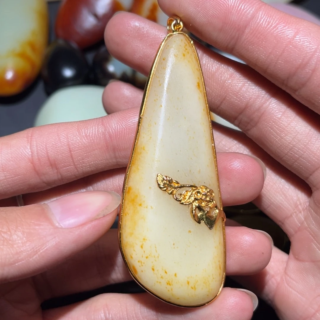 和田玉未镶嵌珠宝奇石