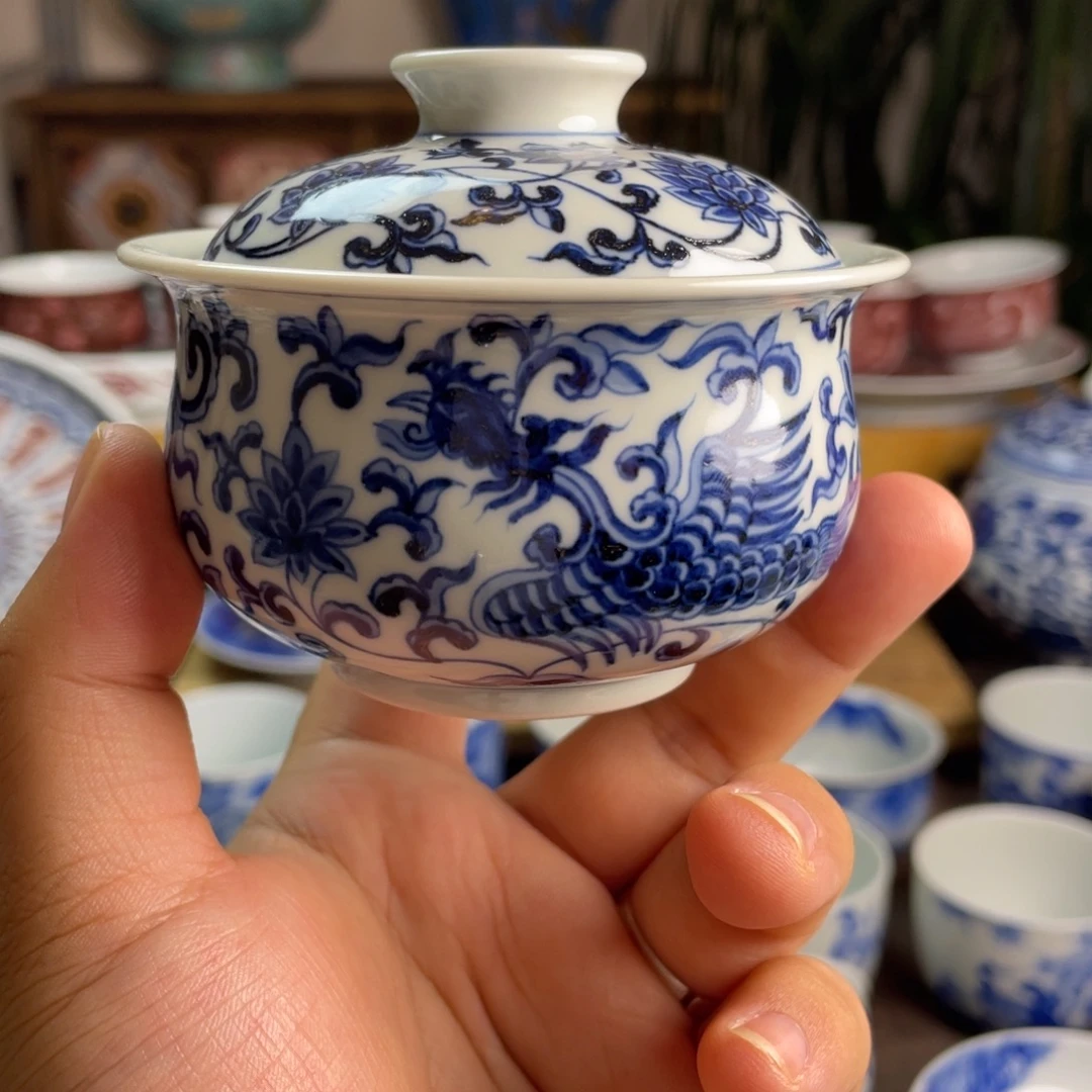 青花缠枝凤凰盖碗微瑕