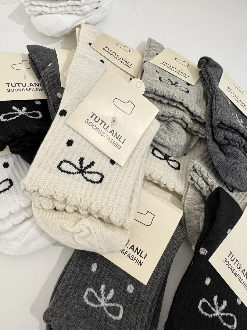 【随机1双装】TUTUANLI可爱圆点袜子女中筒袜ins长袜卷边堆堆袜子