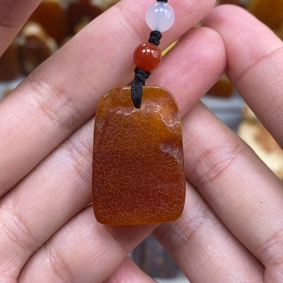 蜜蜡未镶嵌珠宝奇石