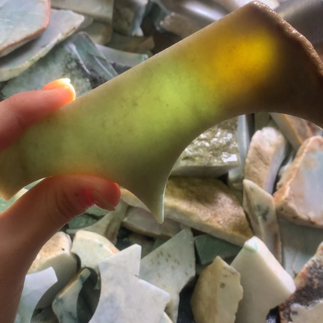 翡翠颈饰未镶嵌缅甸翡翠