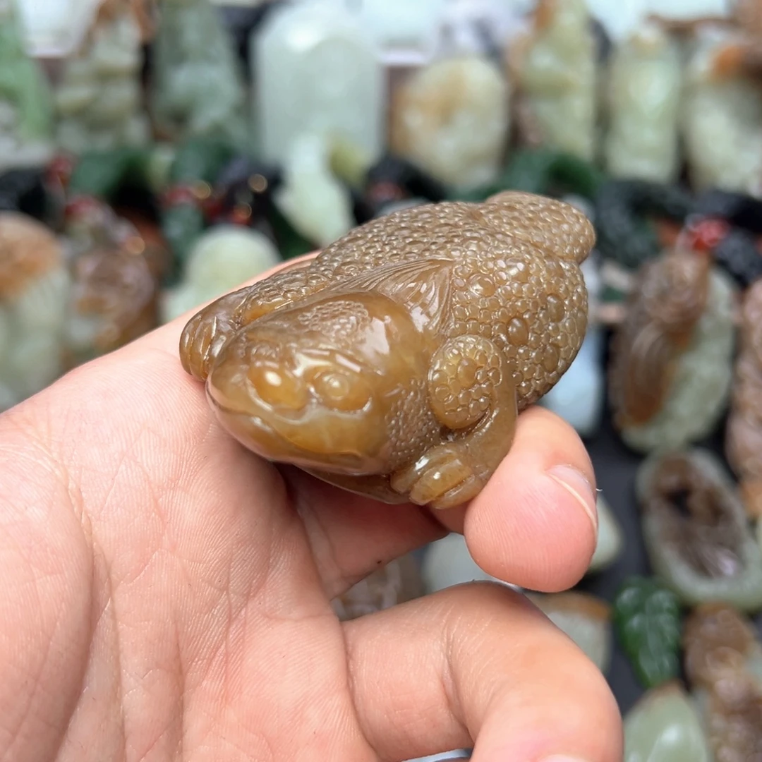 和田玉未镶嵌把件