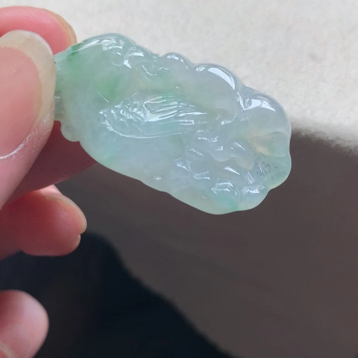 翡翠颈饰未镶嵌吊坠