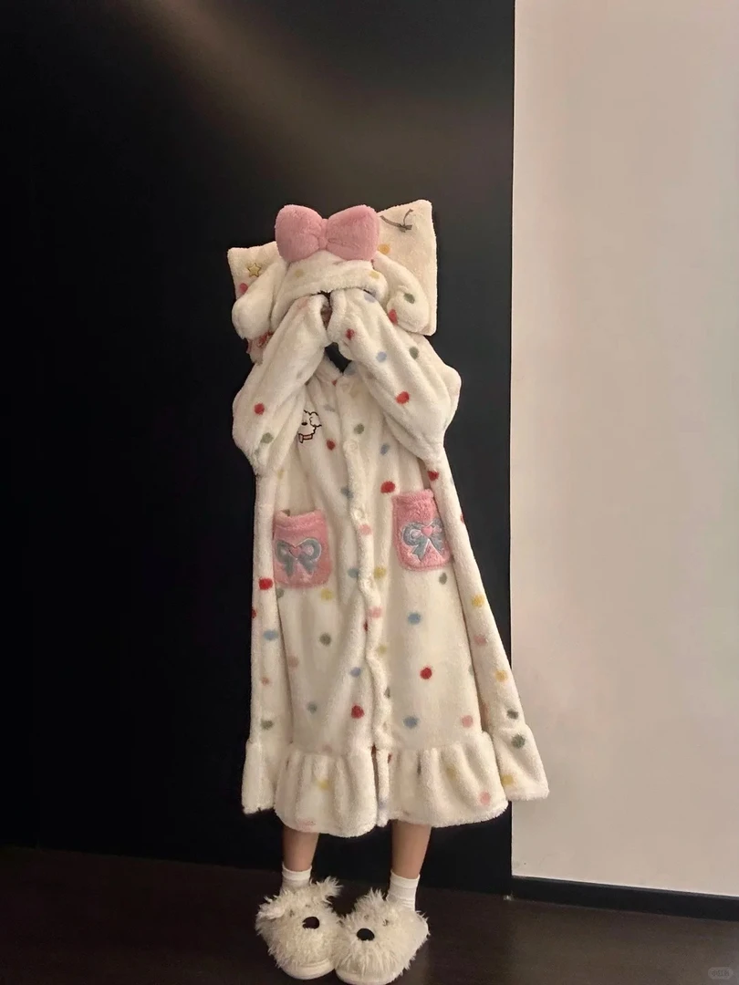 2025秋冬新款保暖舒适蝴蝶结连帽珊瑚绒睡袍女彩色波点慵懒风睡衣