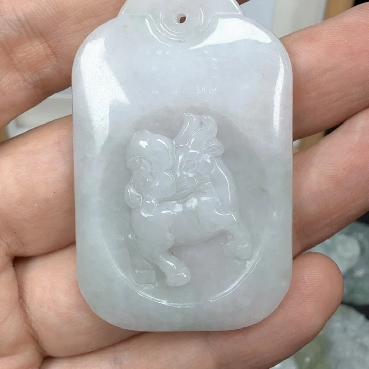 翡翠挂件未镶嵌翡翠