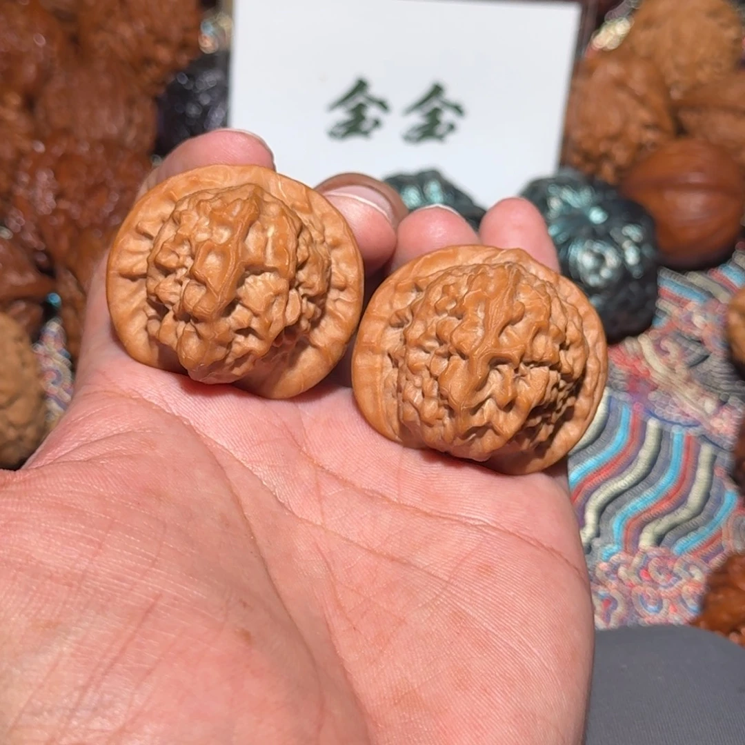 文玩核桃把件1546瓷娃娃，尺寸40 39 35