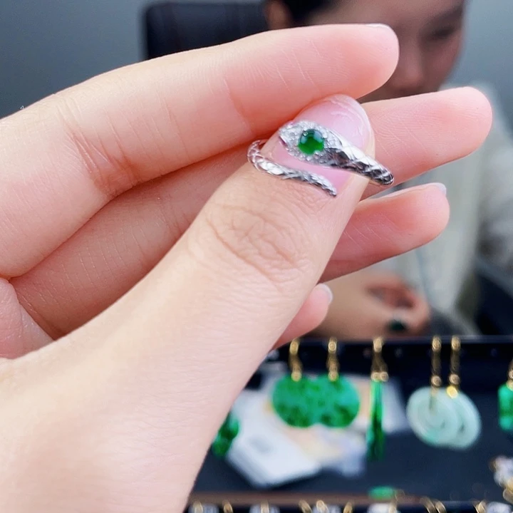 翡翠戒指银S925镶嵌饰品