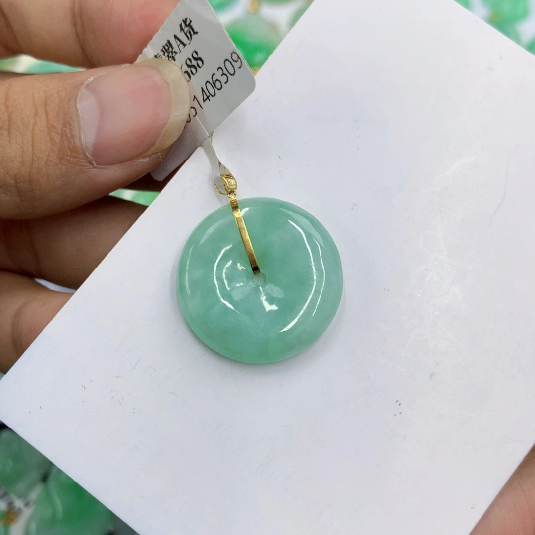 颈饰18K金镶嵌翡翠翡翠