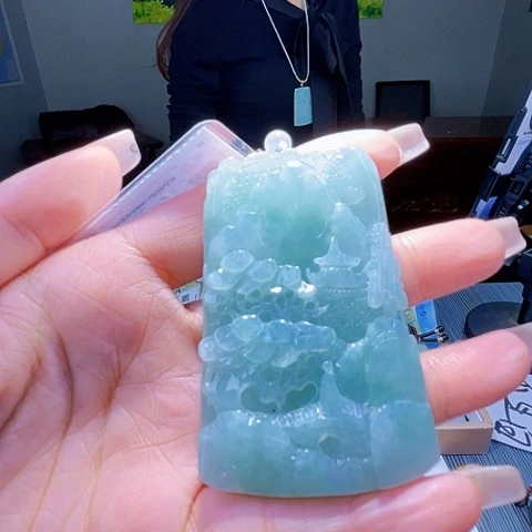 颈饰未镶嵌翡翠一个