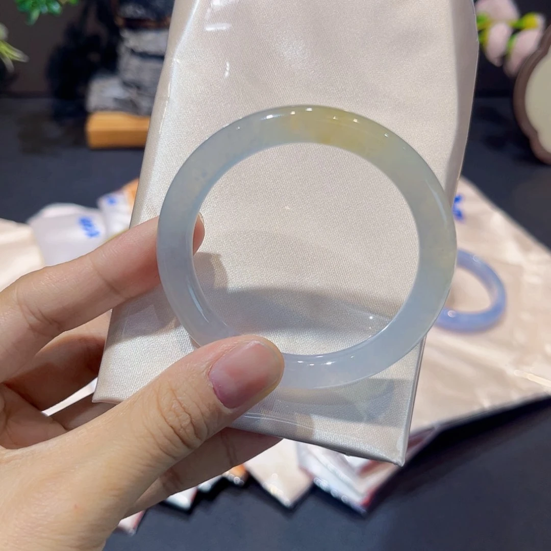 未镶嵌手镯翡翠50