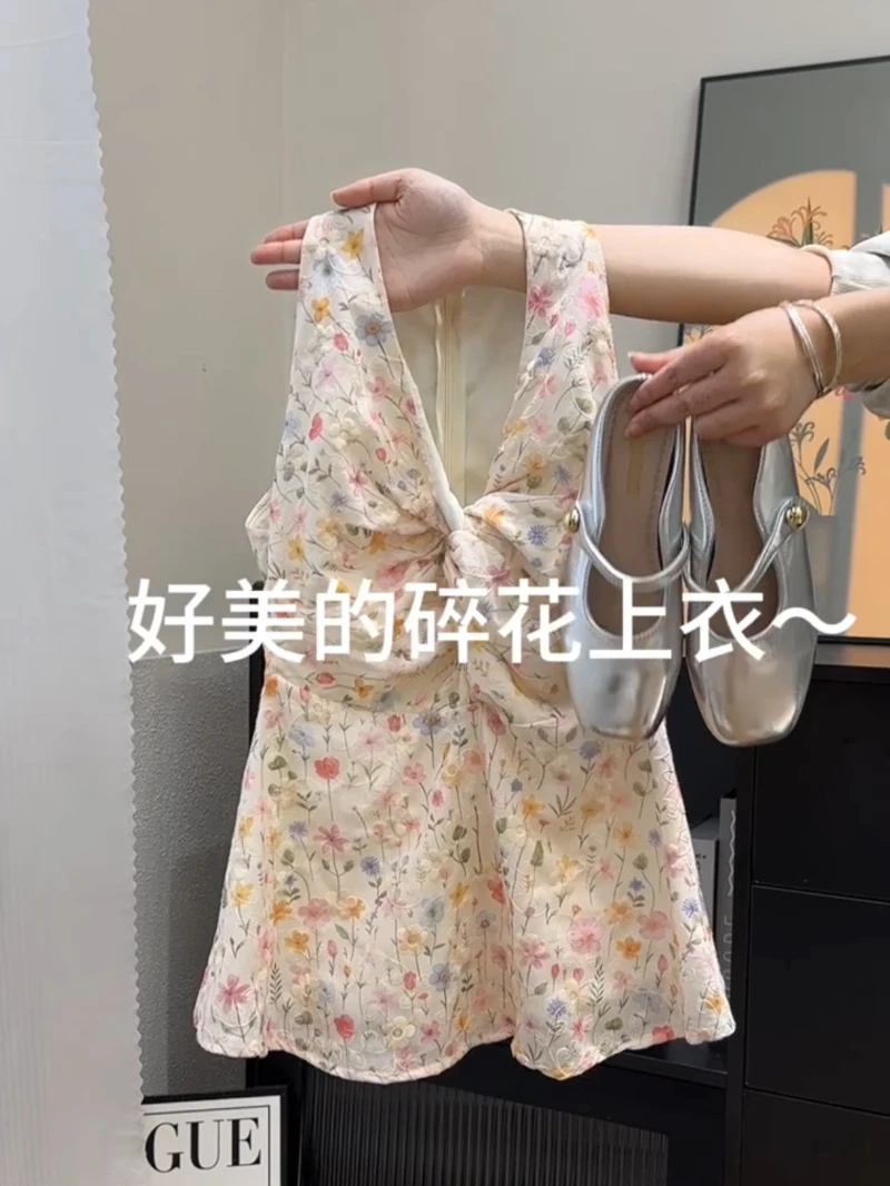 法式碎花无袖V领吊带背心女夏季度假风甜美收腰显瘦独特别致上衣