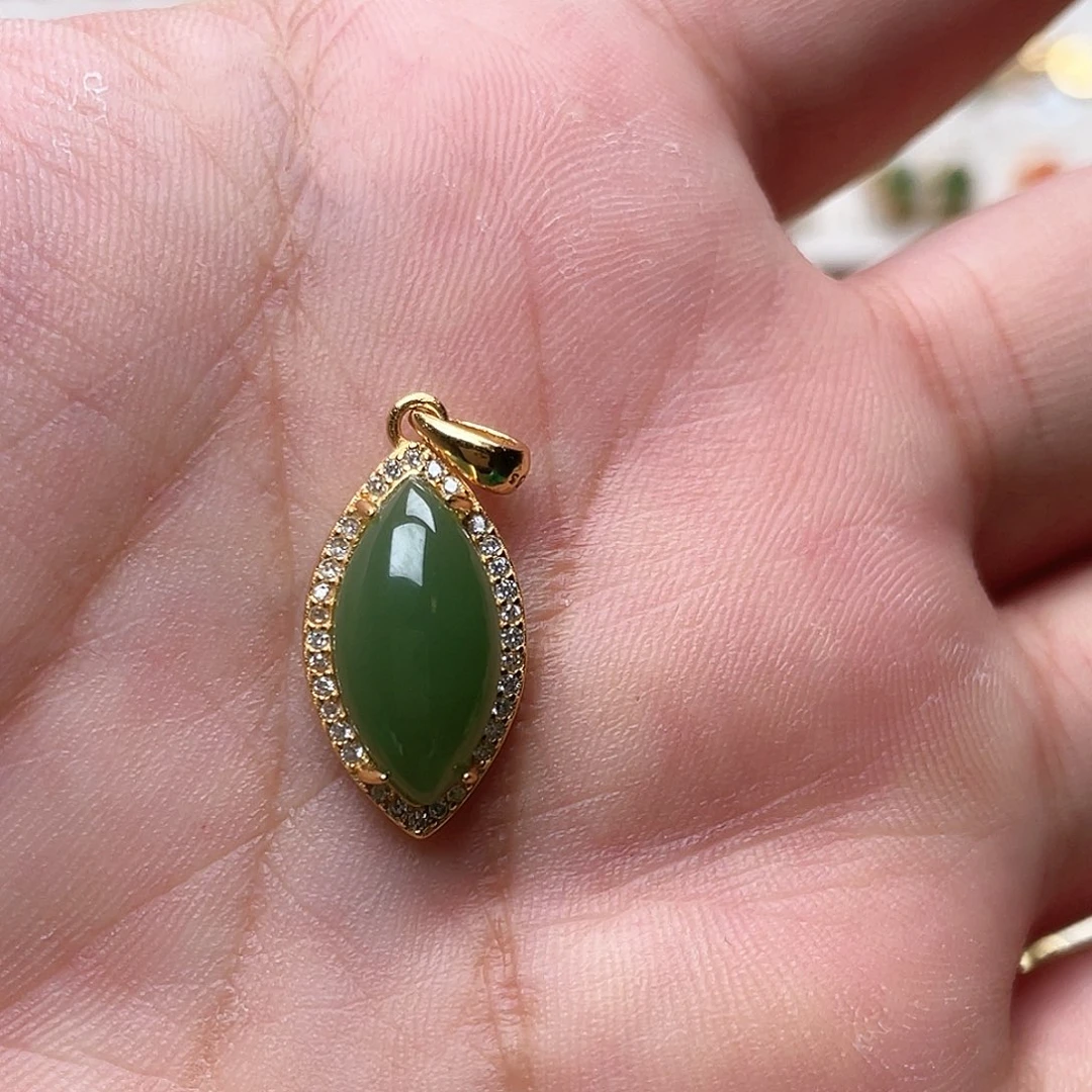 和田玉吊坠银S925镶嵌