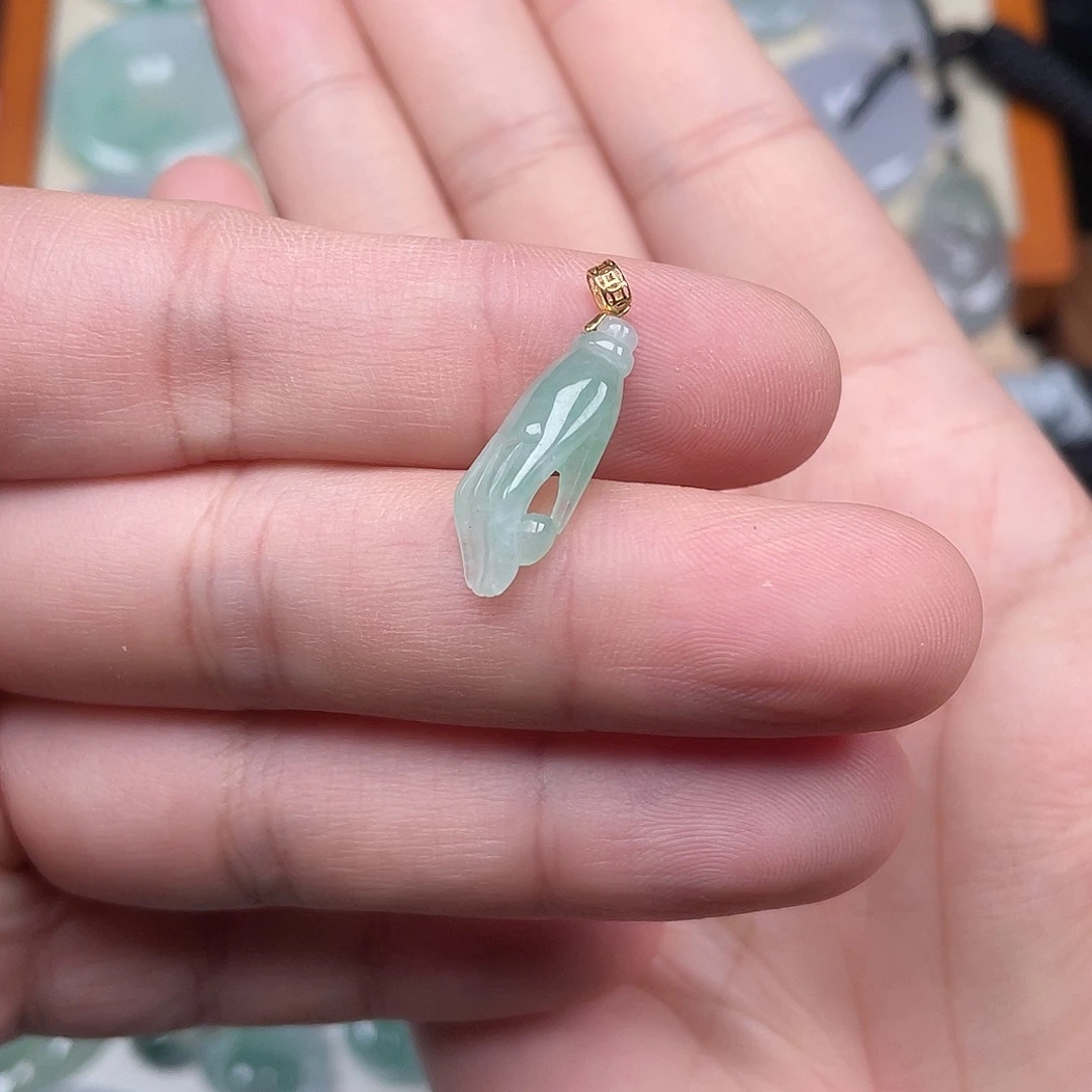 翡翠未镶嵌颈饰吊坠