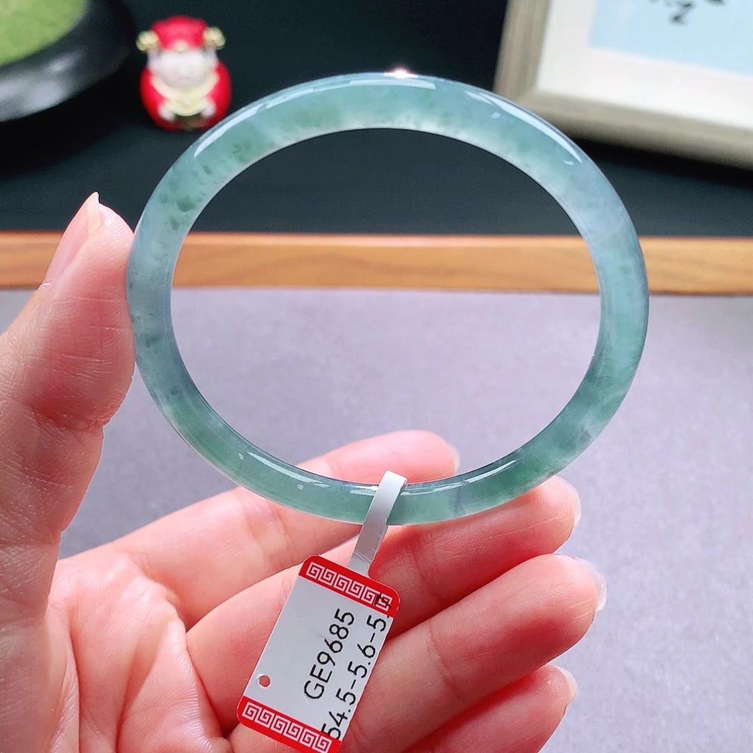 翡翠手镯未镶嵌天然翡翠手镯