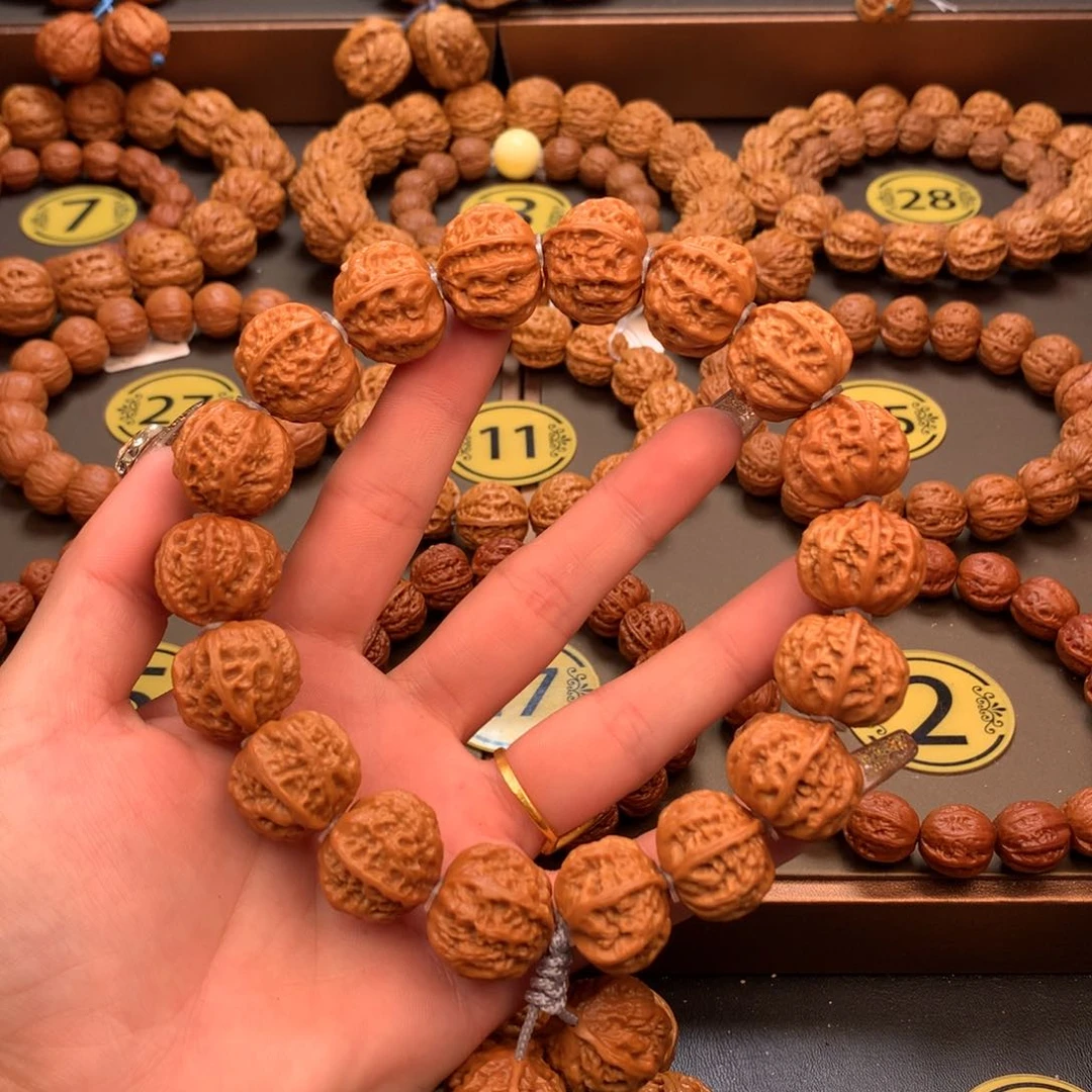 文玩核桃手串肉筋八棱