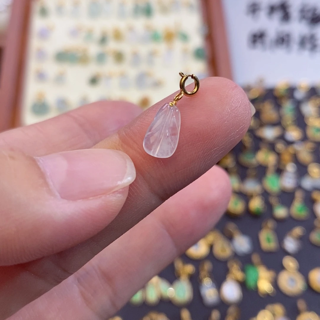 颈饰18K金镶嵌翡翠
