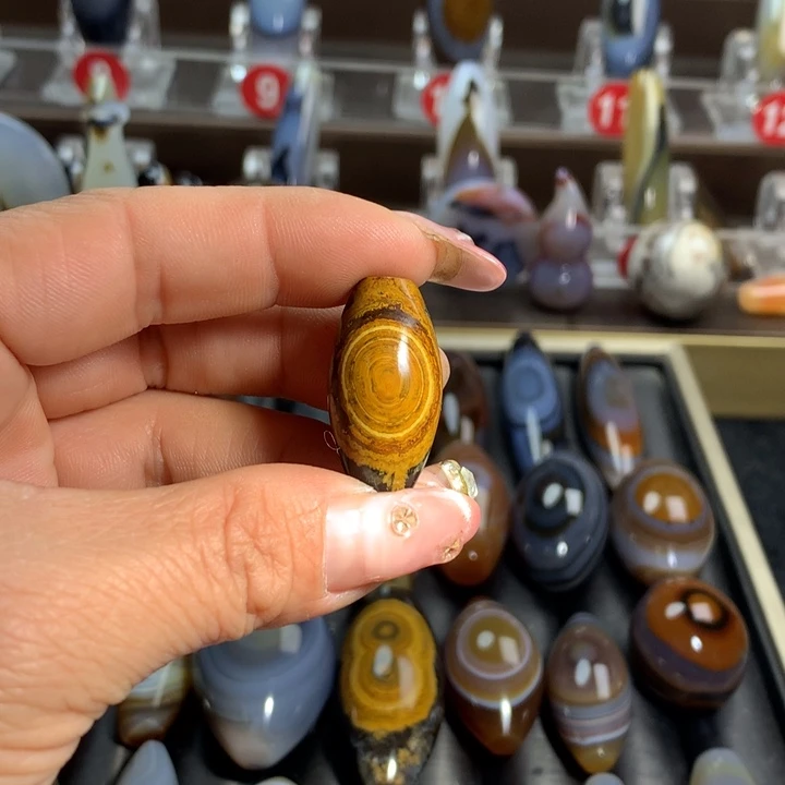 玛瑙/玉髓未镶嵌颈饰绊***°吊坠