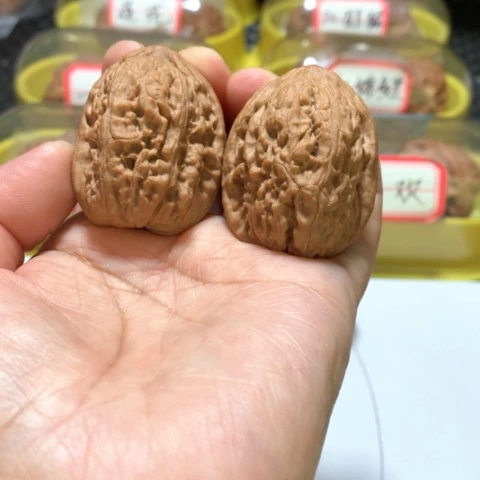吊坠文玩核桃红莲籽