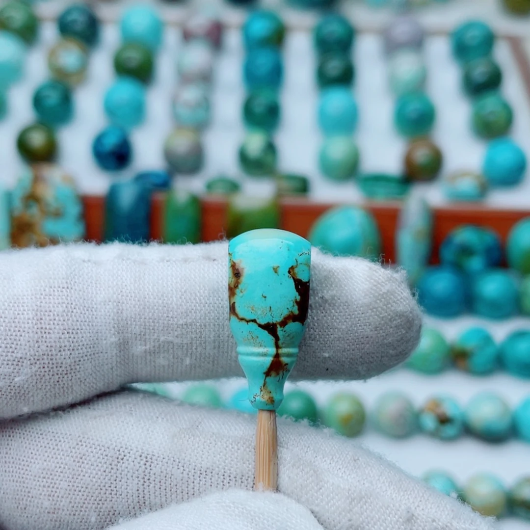 未镶嵌绿松石珠宝奇石