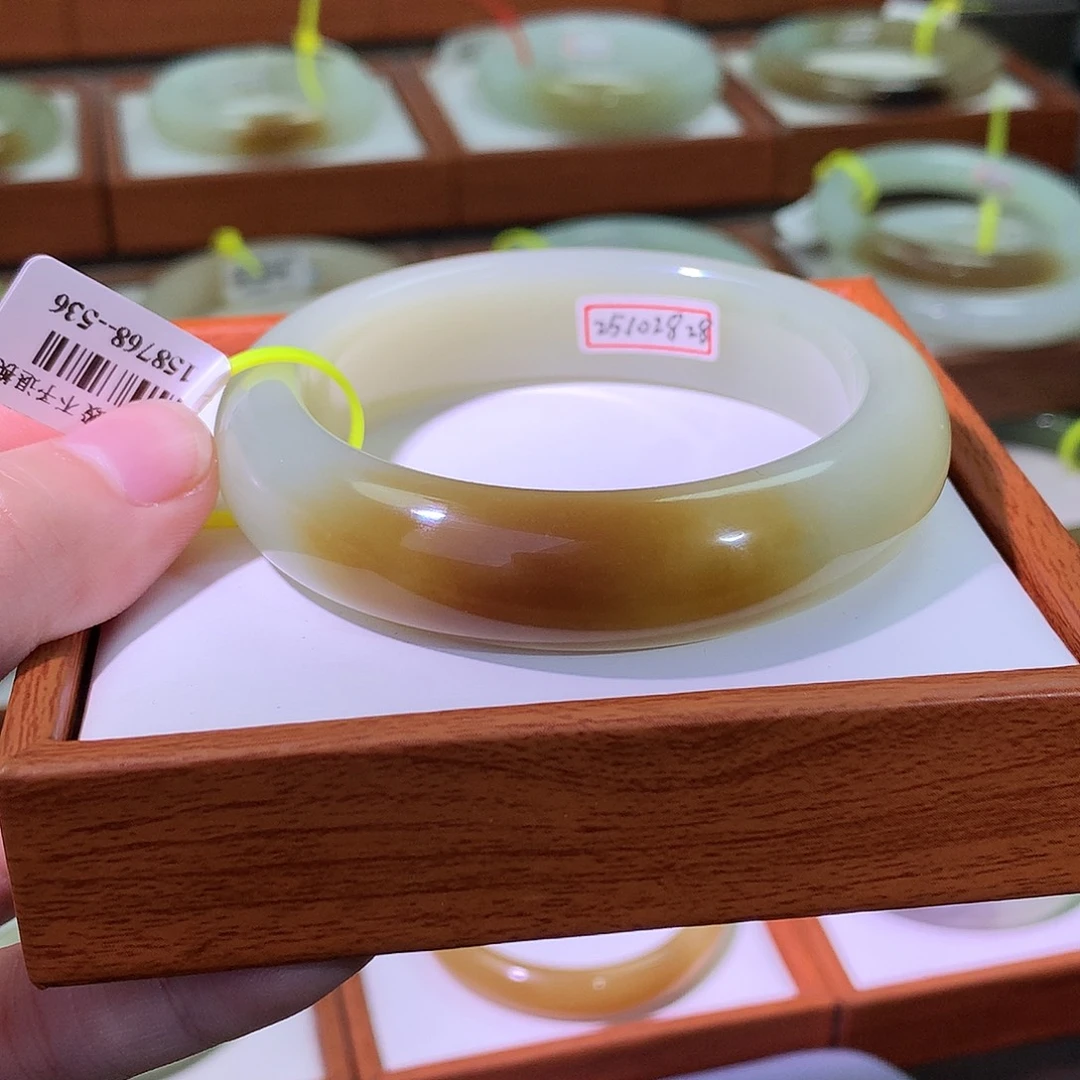 和田玉未镶嵌手镯且末糖 宽版56.7