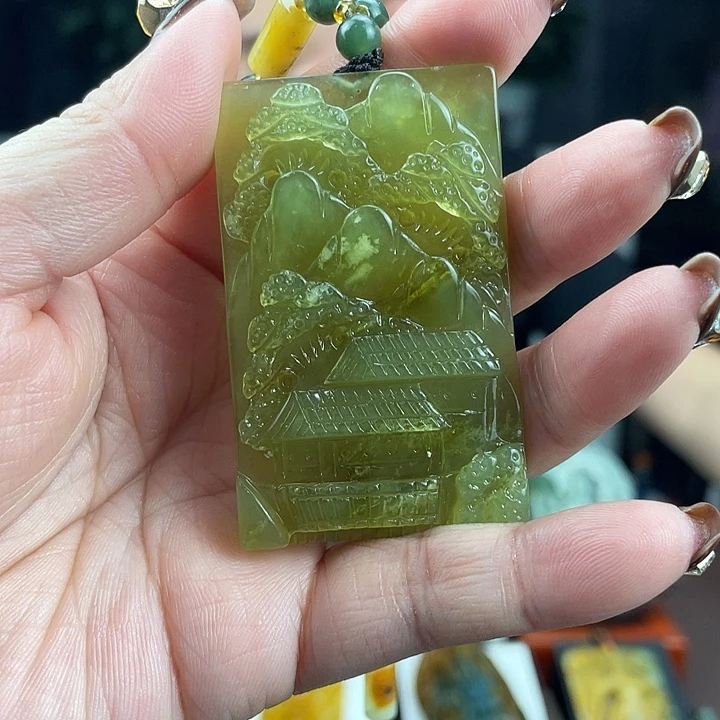 蛇纹石玉未镶嵌颈饰