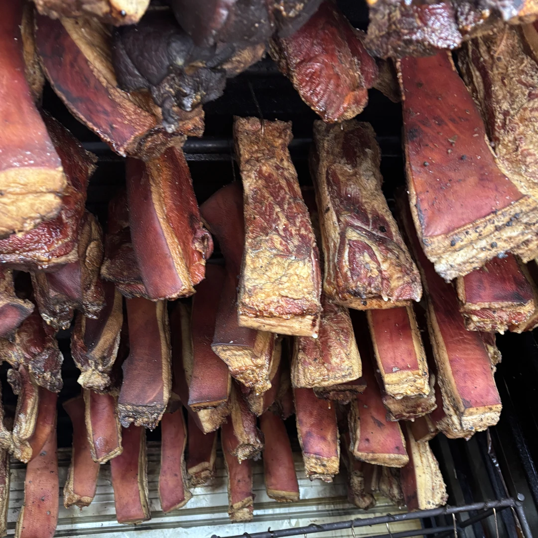 云南正宗烟熏熟食猪腊肉座尾五花肉猪蹄排骨特产包邮