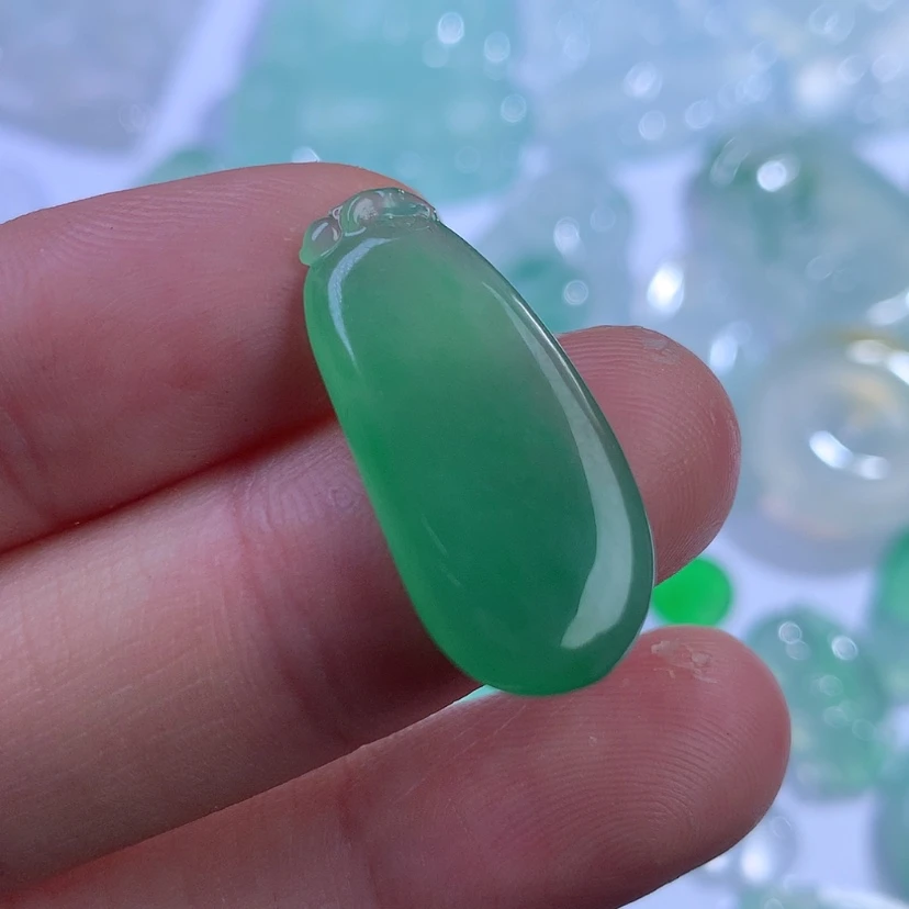 【闪购商品】翡翠颈饰未镶嵌缅甸A货翡翠