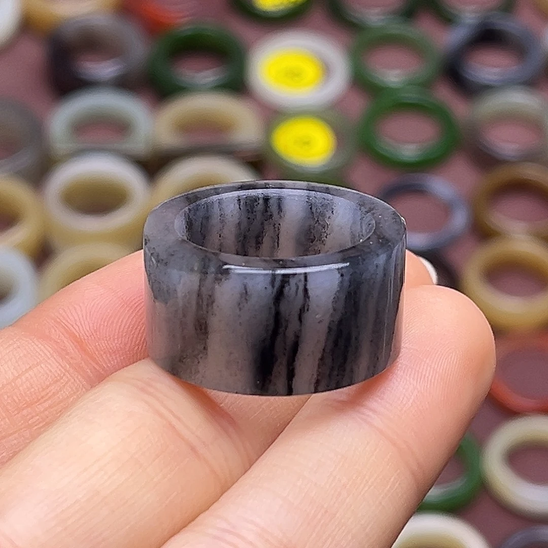 和田玉未镶嵌戒指18.2山水墨画