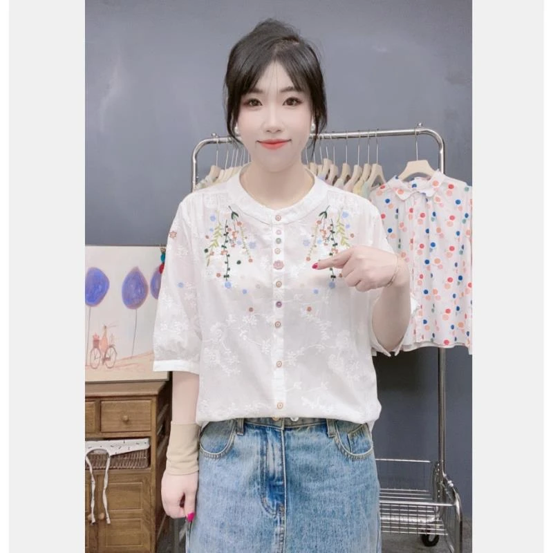 沫沫女装  2025夏装新款立领提花刺绣减龄显瘦宽松短袖衬衫女