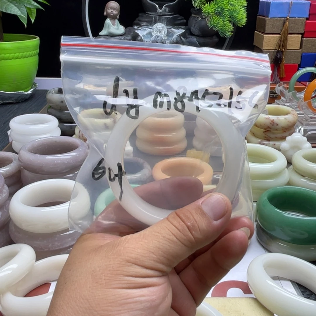 d***6石英岩玉未镶嵌手镯