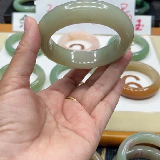 石英质玉手镯未镶嵌小****&