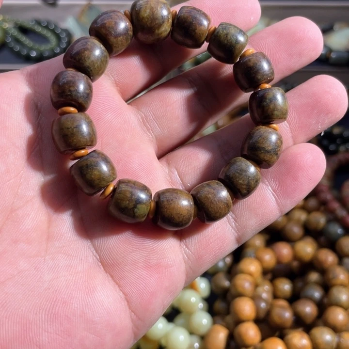 岫岩河磨玉（透闪石质玉）手串未镶嵌观*