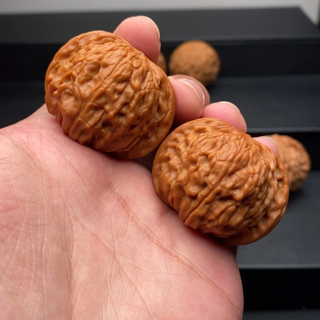 文玩核桃把件磨盘狮子头