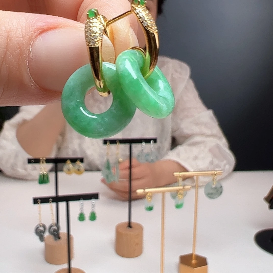 翡翠18K金镶嵌耳饰天然翡翠
