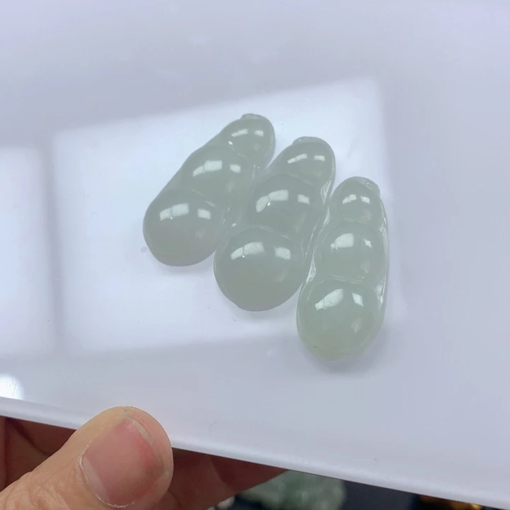 翡翠合金颈饰ugfb