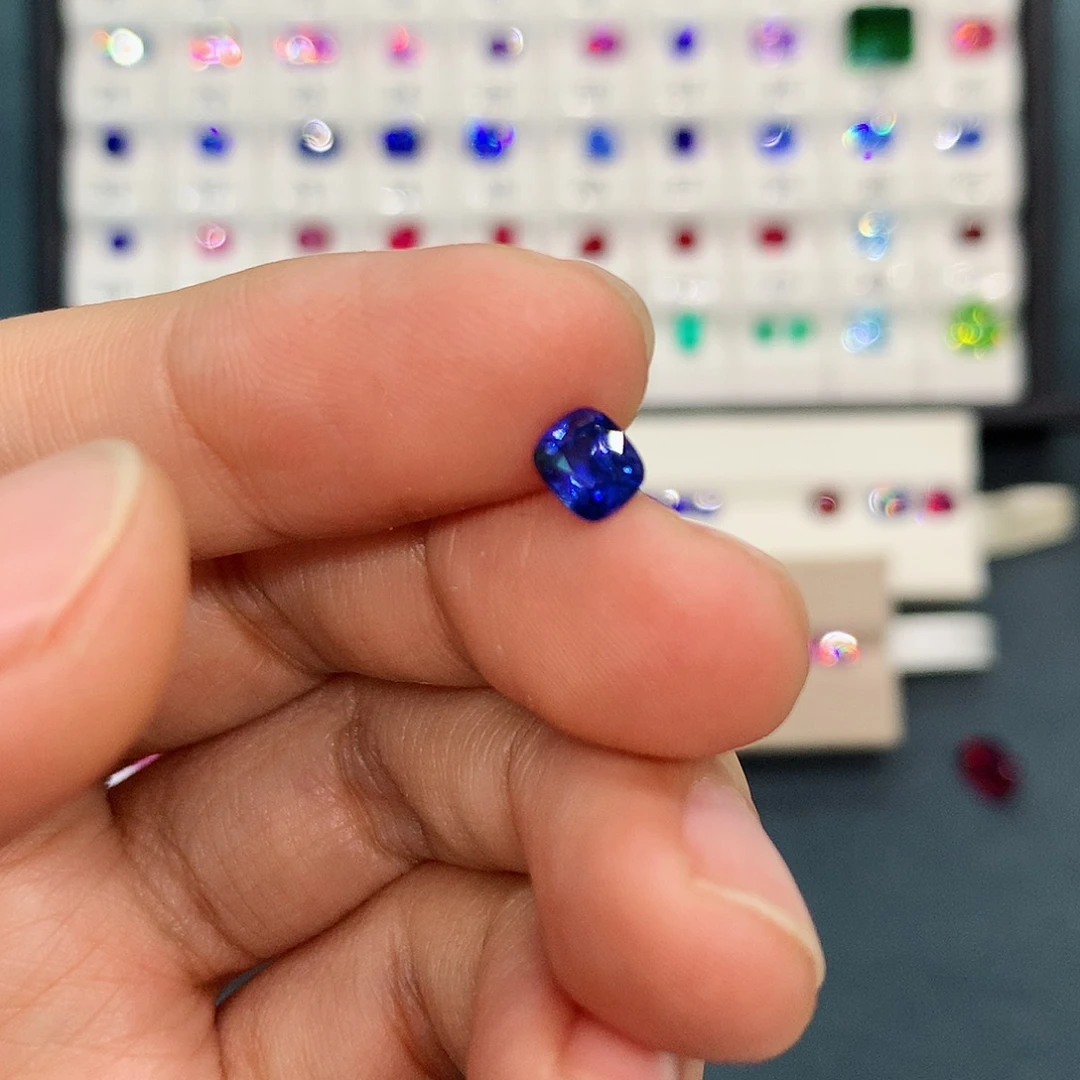 蓝宝石裸石未镶嵌91分皇家蓝