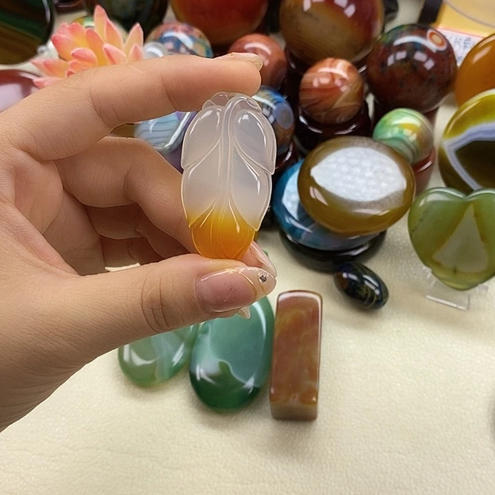 未镶嵌玛瑙/玉髓珠宝奇石