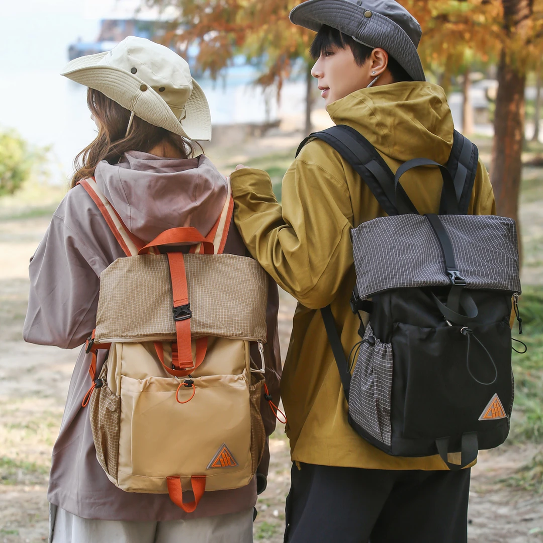 户外双肩包女轻便徒步登山包大容量旅行包男防水情侣背包电脑书包