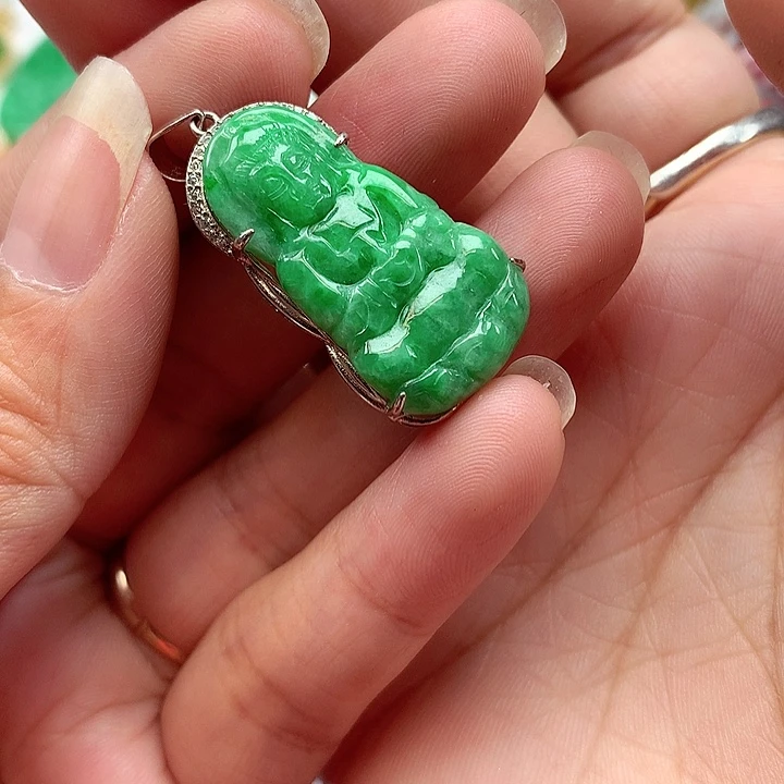 翡翠银S925镶嵌颈饰翡翠