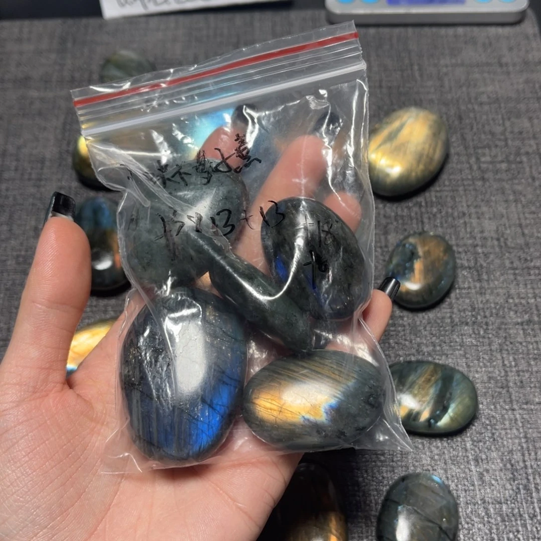 小***的有机玻璃拉长石手把件