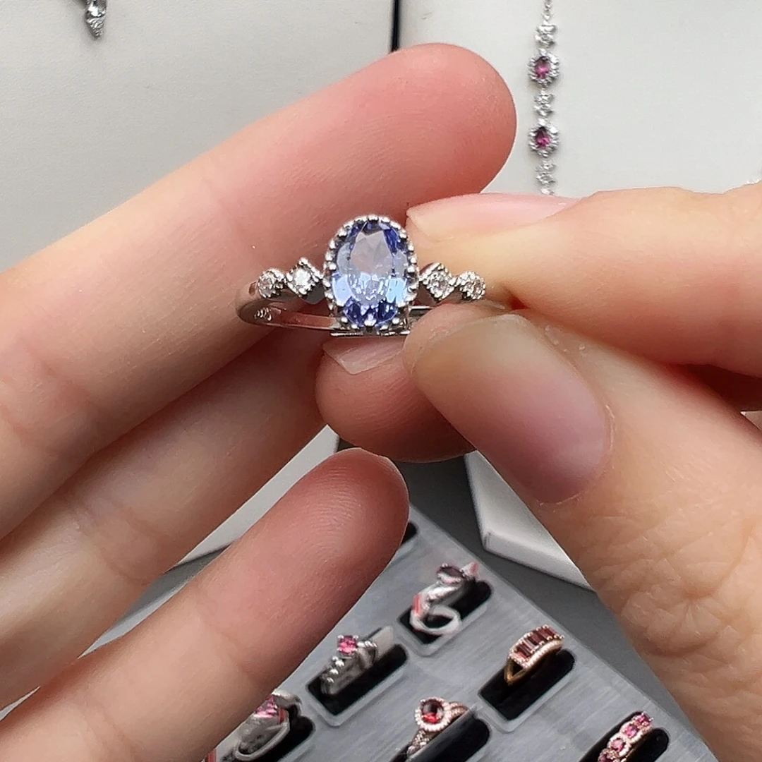 银S925镶嵌坦桑石戒指