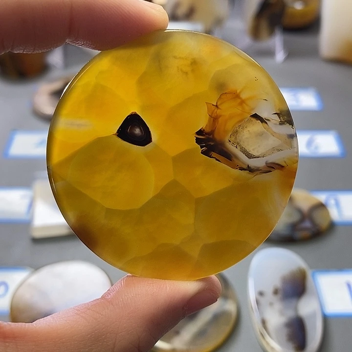 玛瑙/玉髓未镶嵌珠宝半成品69